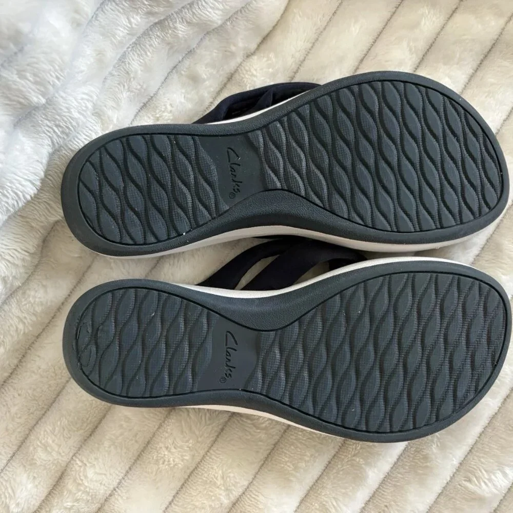 Clarks Cloudsteppers Size 7 M Women's Arla Kaylie Fabric Thong Sandals Navy Blue - Picture 4 of 9
